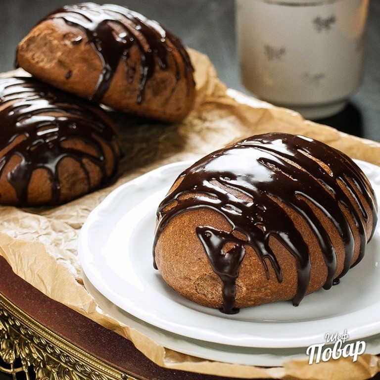 Булочка с шоколадом фото Булочка с шоколадом фото